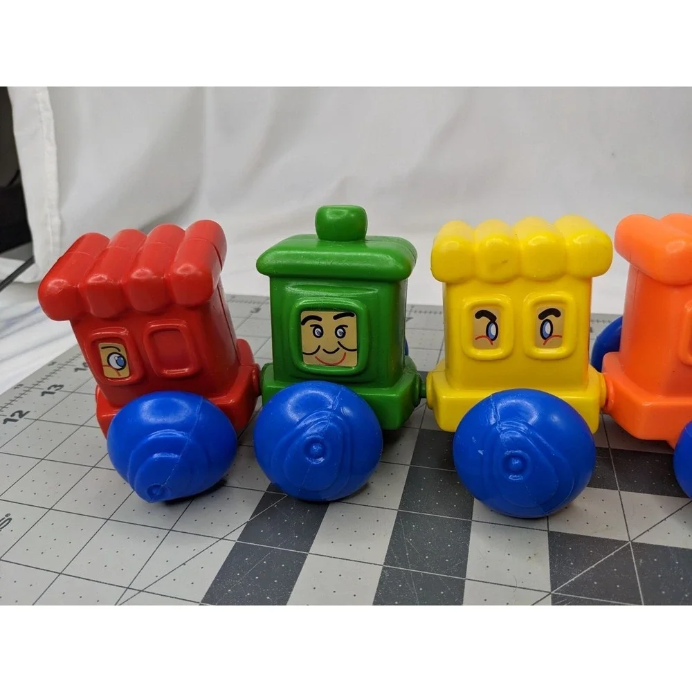 Blow‎ Mold Train Pull Toy Cars Caboose Whistle 5 Inch Tall